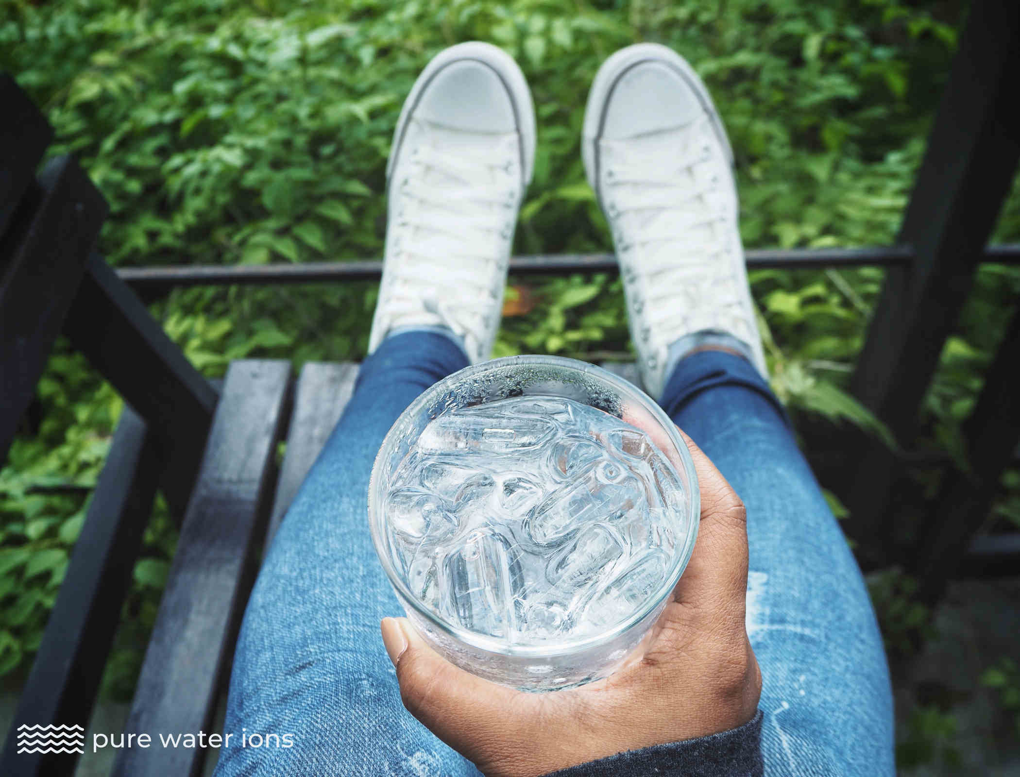 reverse osmosis water in a glass with ice